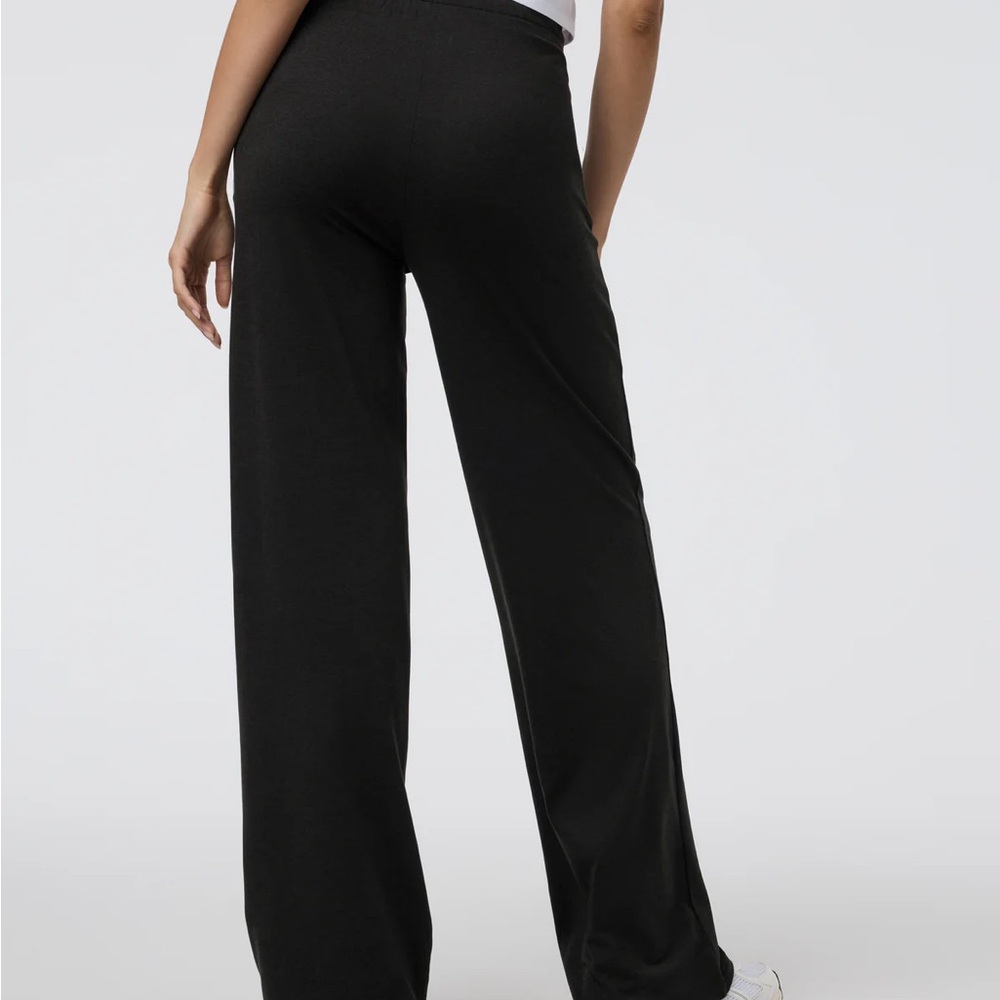 Everyday Wide-Leg Drawstring Pants in Black - Picture 3 of 4